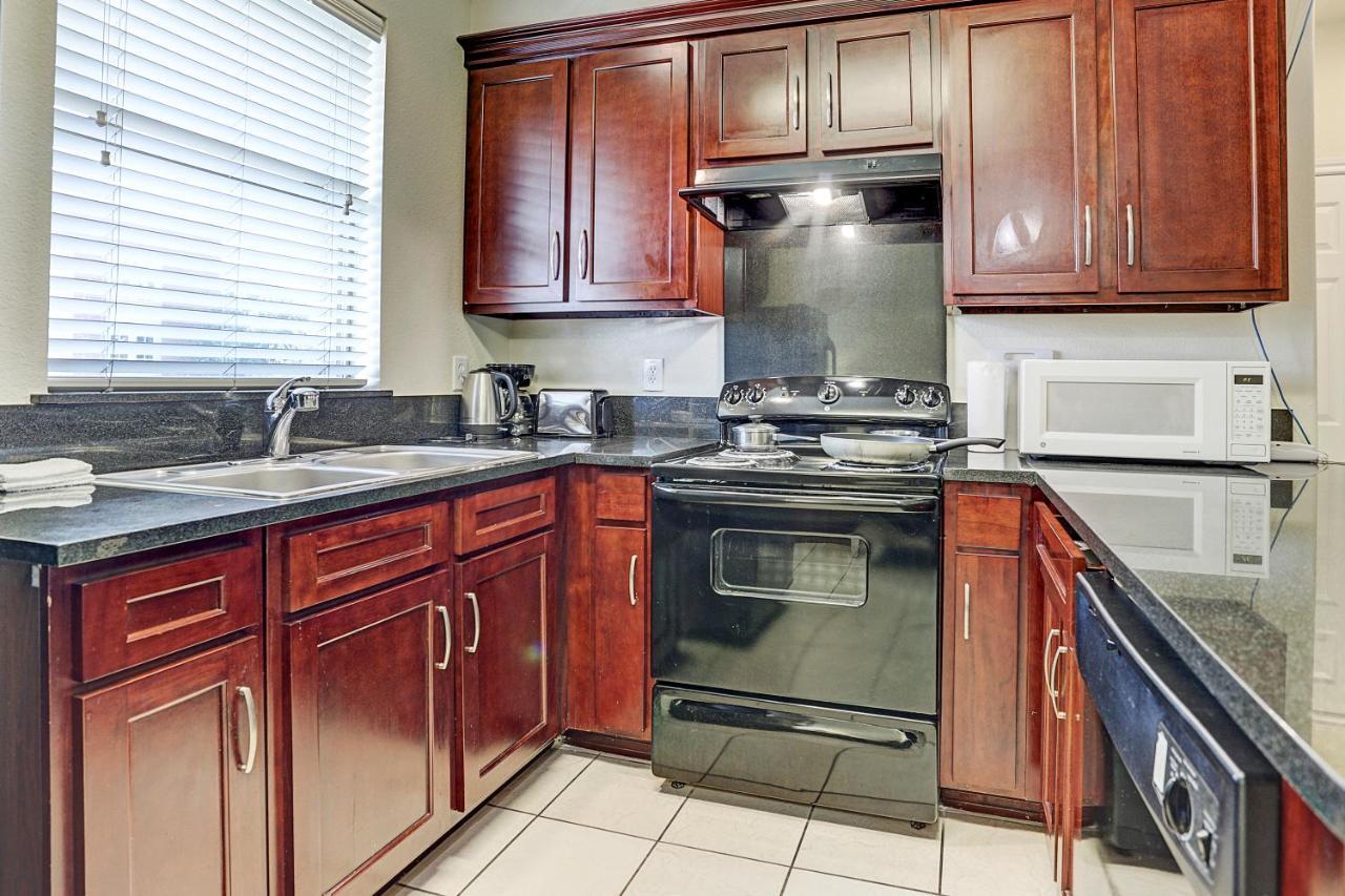 Villa Corporate 2 Bedroom Suite Furnished Condo Χιούστον Εξωτερικό φωτογραφία